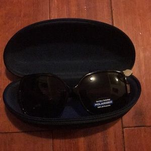 Tommy Hilfiger Shades